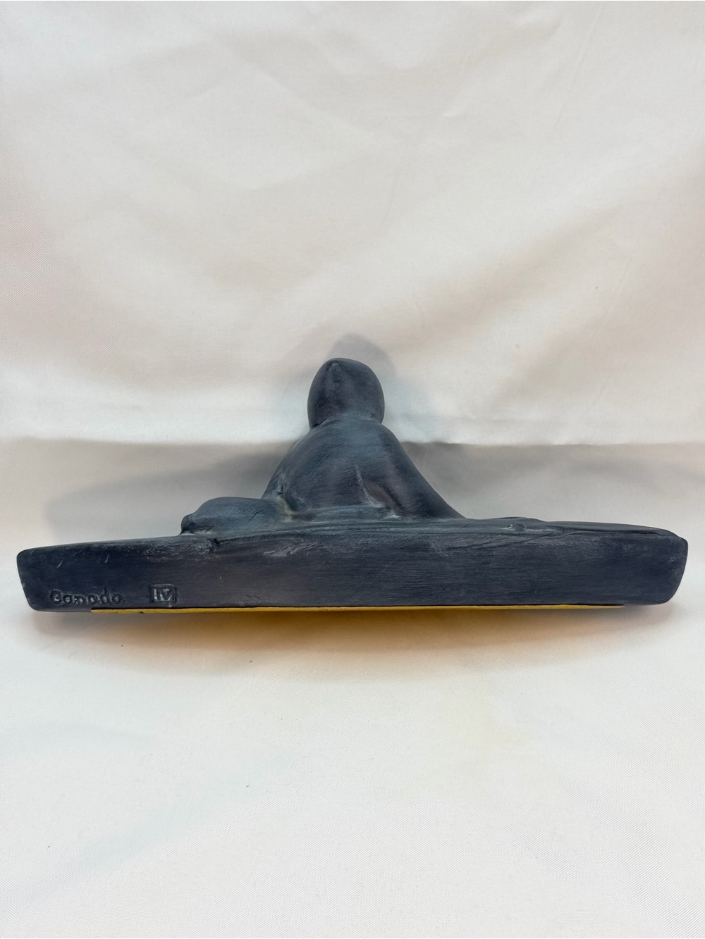 Vintage Canada Ceramic Faux Soapstone Inuit Kayak Canoe Hunter Figurine 13” - Picture 3 of 8